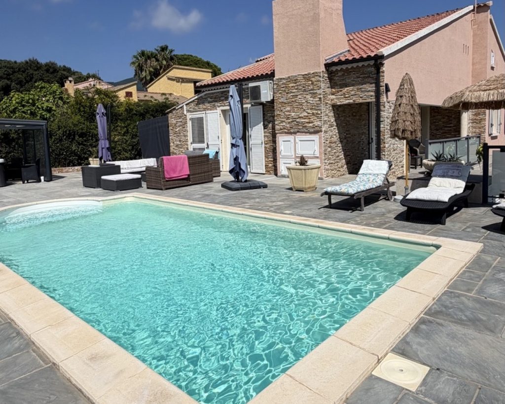 Villa avec piscine à Biguglia – 203 m², 4 chambres