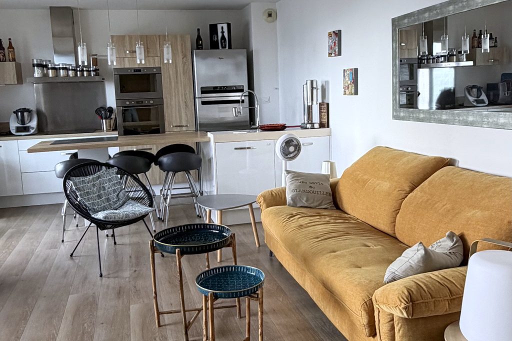 Séjour lumineux et cuisine ouverte – appartement T3 à vendre à Bastia Sud